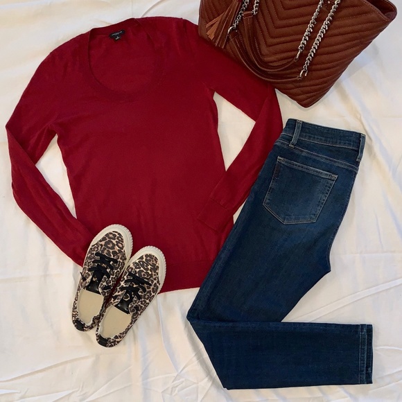 Ann Taylor Ruby Red Sweater Lightweight Merino - Picture 1 of 6